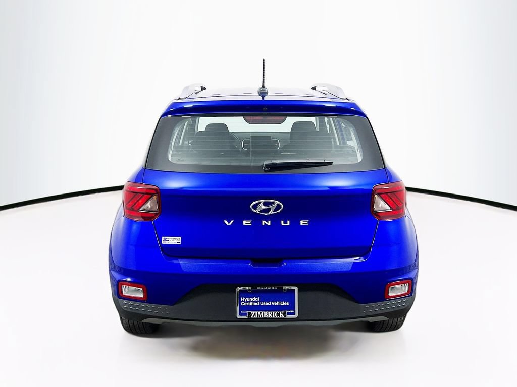 Certified 2025 Hyundai Venue SEL FWD image 6