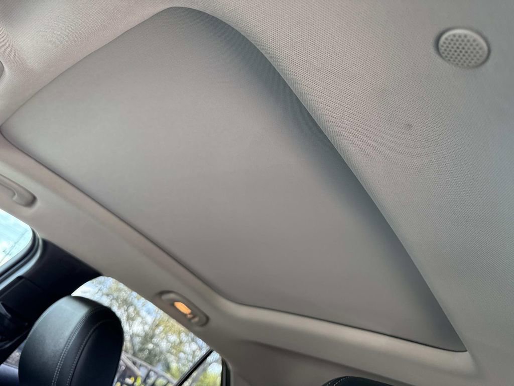 Used 2022 Buick Encore GX Essence w/ Advanced Technology Package image 25