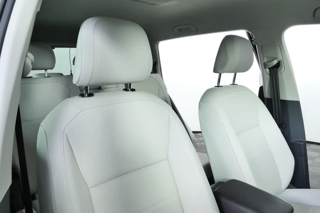Certified 2020 Volkswagen Tiguan SE FWD image 23