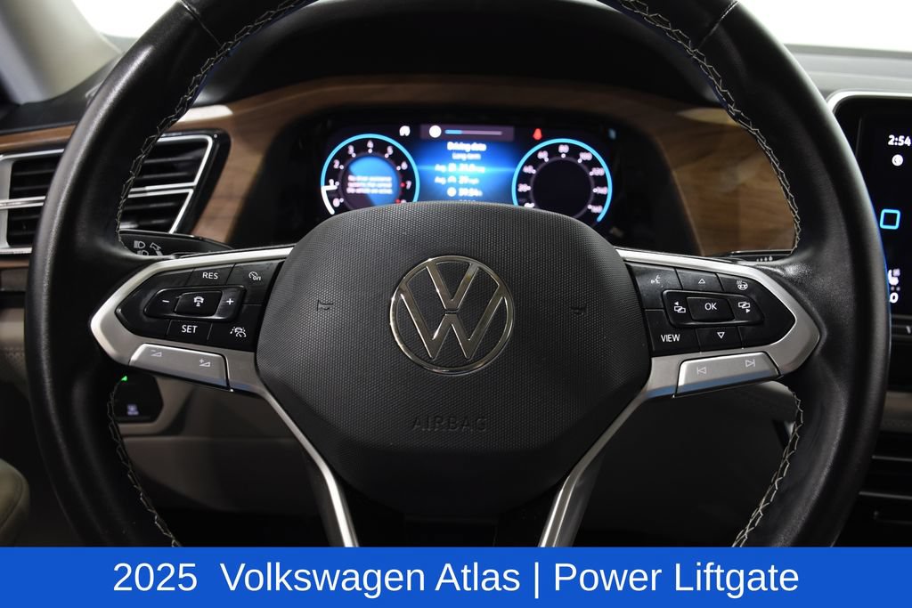 Used 2025 Volkswagen Atlas SE FWD image 12