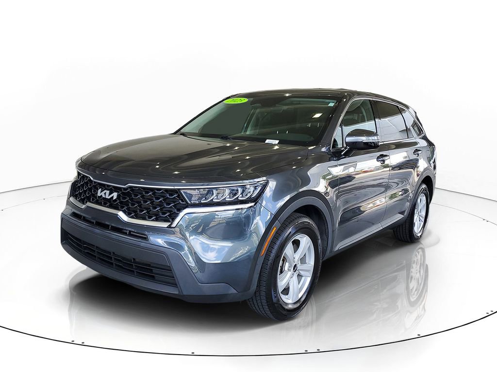 Certified 2023 Kia Sorento LX FWD image 3