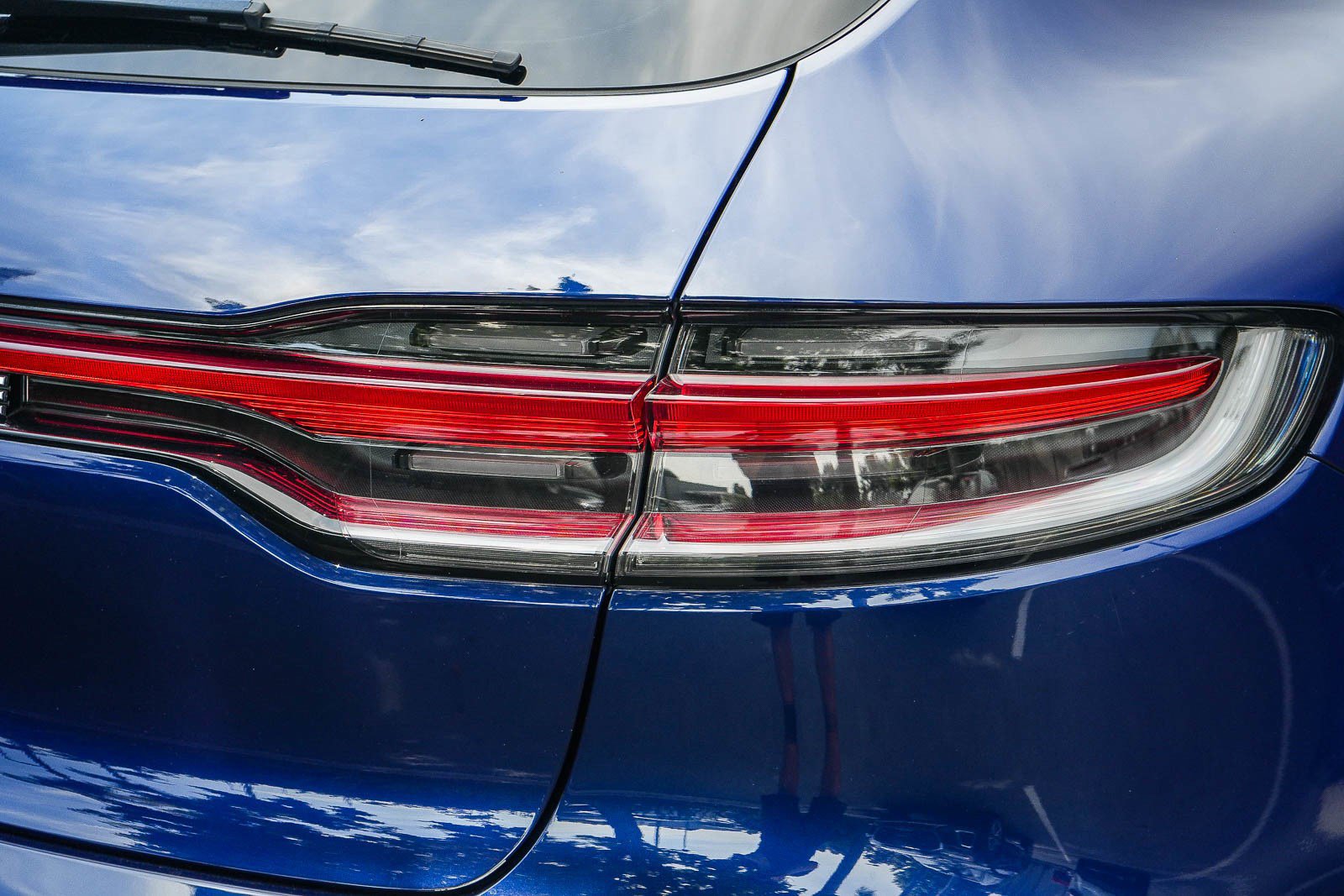 Used 2023 Porsche Macan AWD/4WD image 7