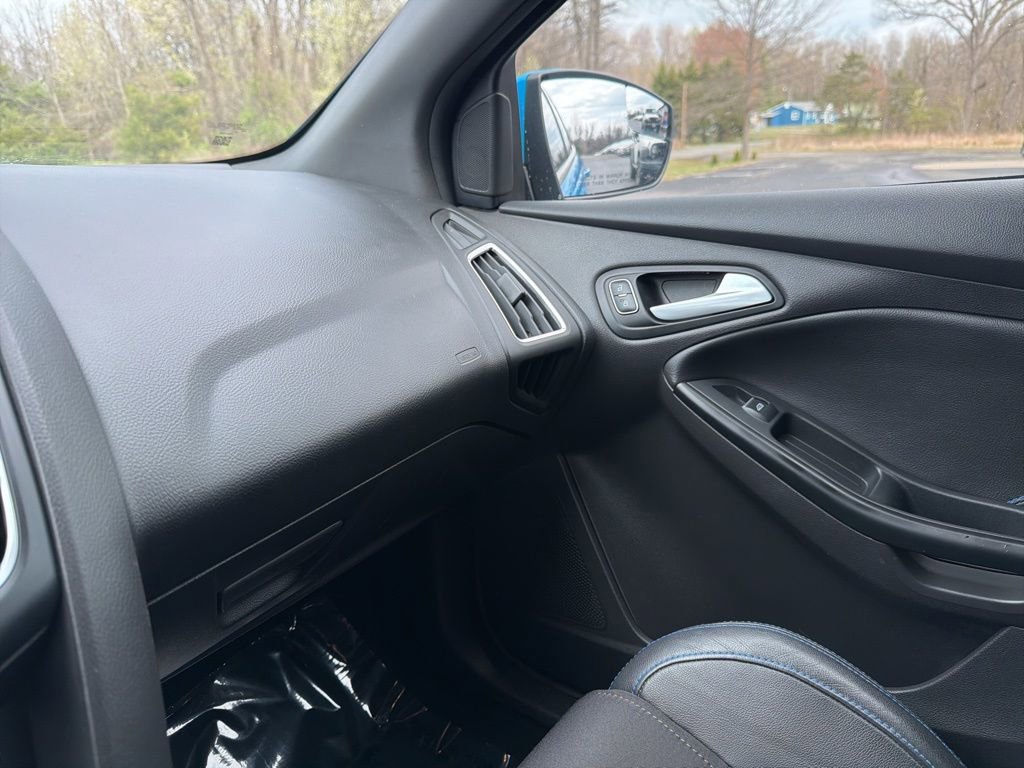 Used 2016 Ford Focus RS AWD/4WD image 29