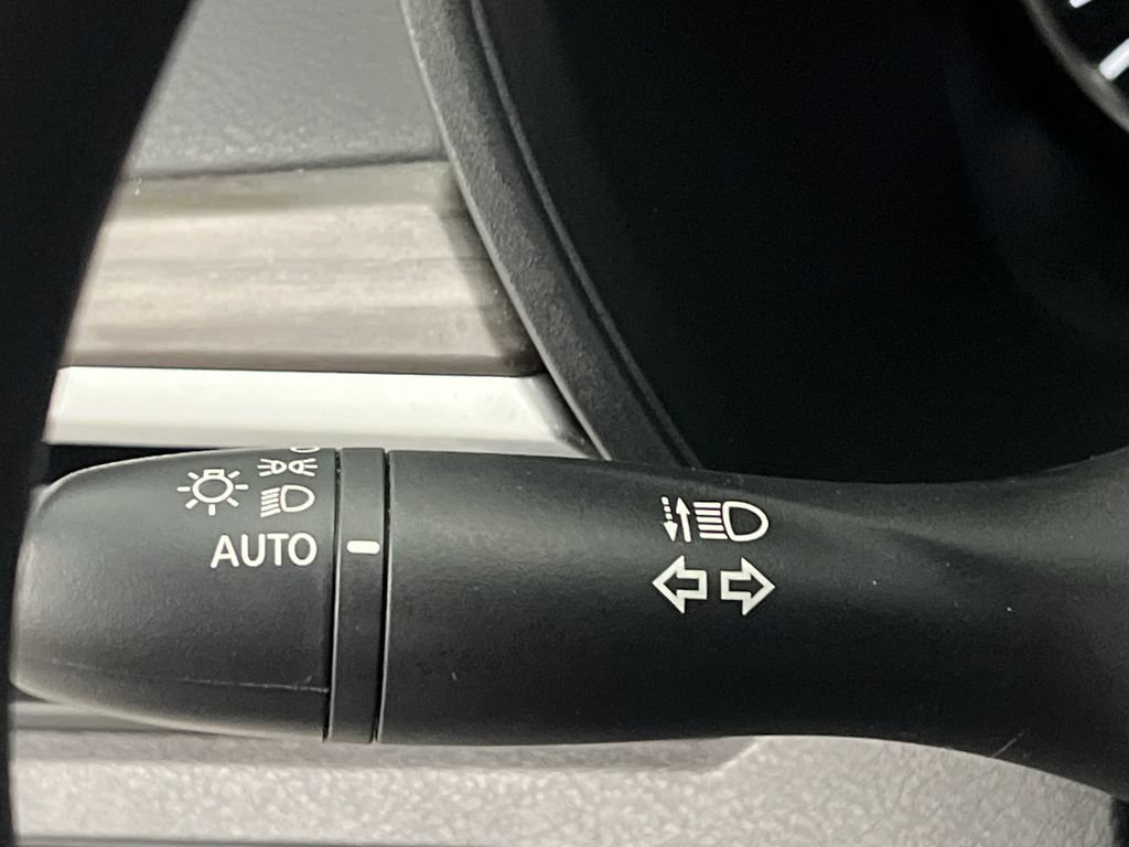 Used 2025 Nissan Altima 2.5 SV FWD image 46