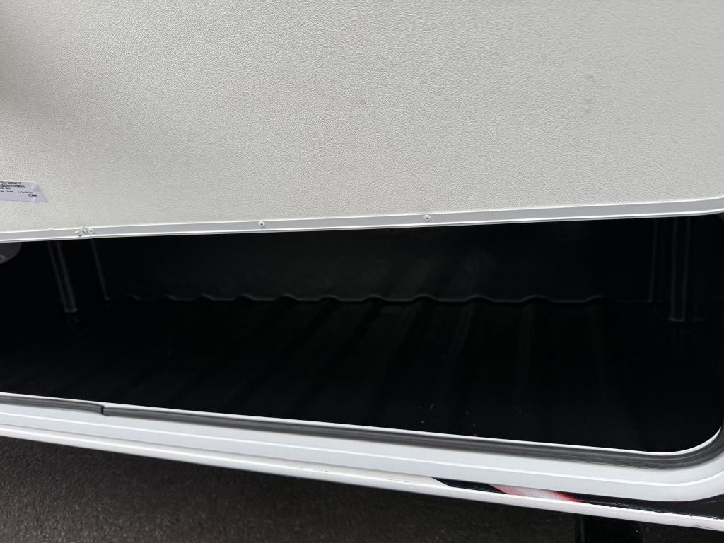 Used 2023 Ford E-450 and Econoline 450 Super Duty w/ Motorhome Prep Package image 22