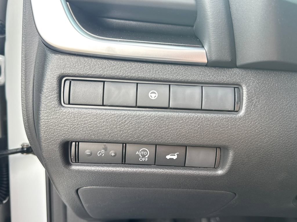 New 2026 Nissan Rogue SV AWD/4WD image 32