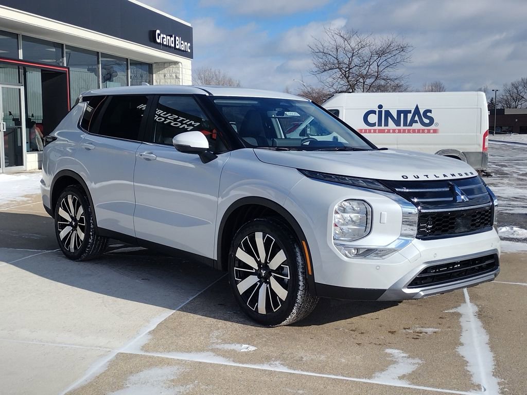 New 2026 Mitsubishi Outlander SE image 14