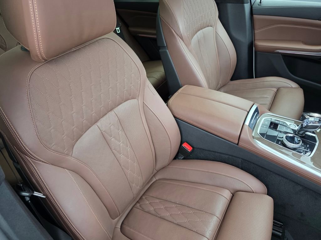 Used 2021 BMW X5 M50i w/ Executive Package image 28