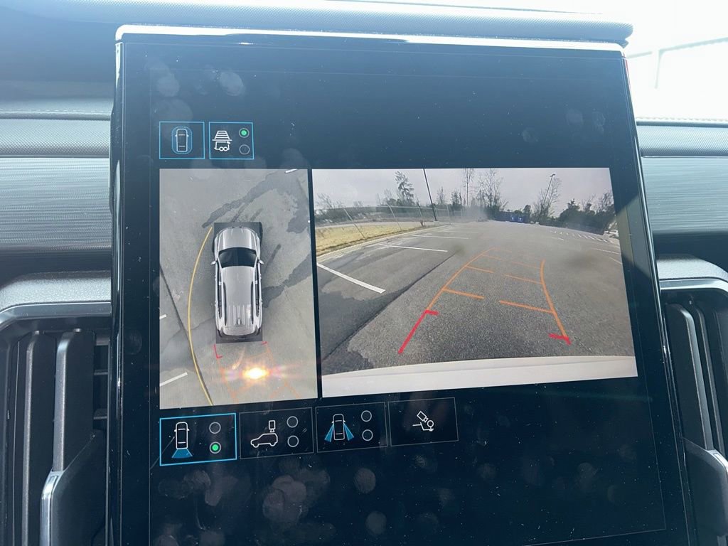 Used 2024 GMC Acadia AT4 w/ Luxury Package image 32