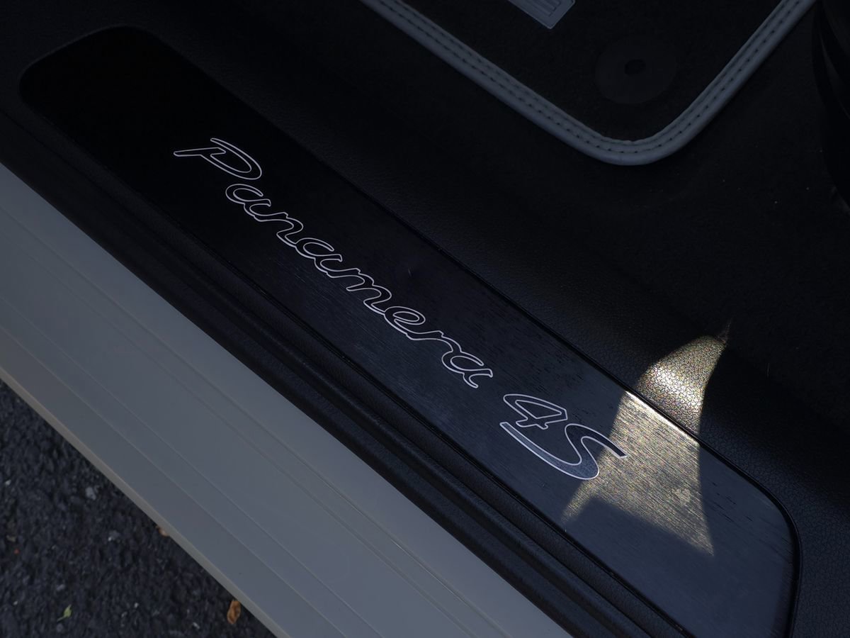 Used 2020 Porsche Panamera 4S image 62