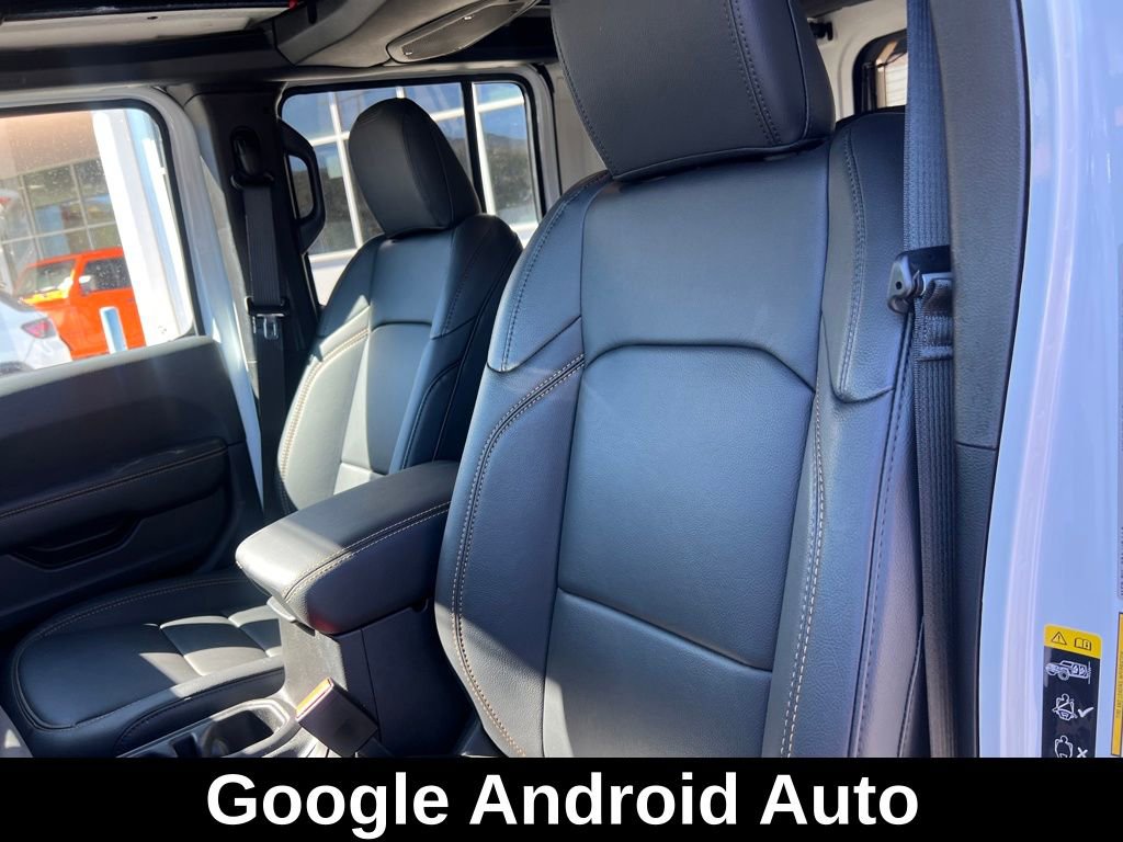 Used 2025 Jeep Wrangler Sahara w/ Safety Group image 14