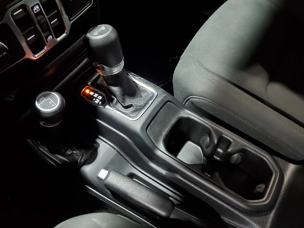 Used 2021 Jeep Wrangler Unlimited Sport AWD/4WD image 36