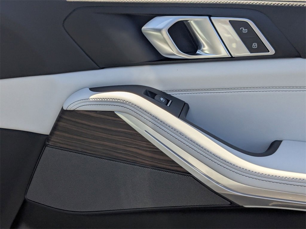 New 2026 BMW X5 sDrive40i image 18