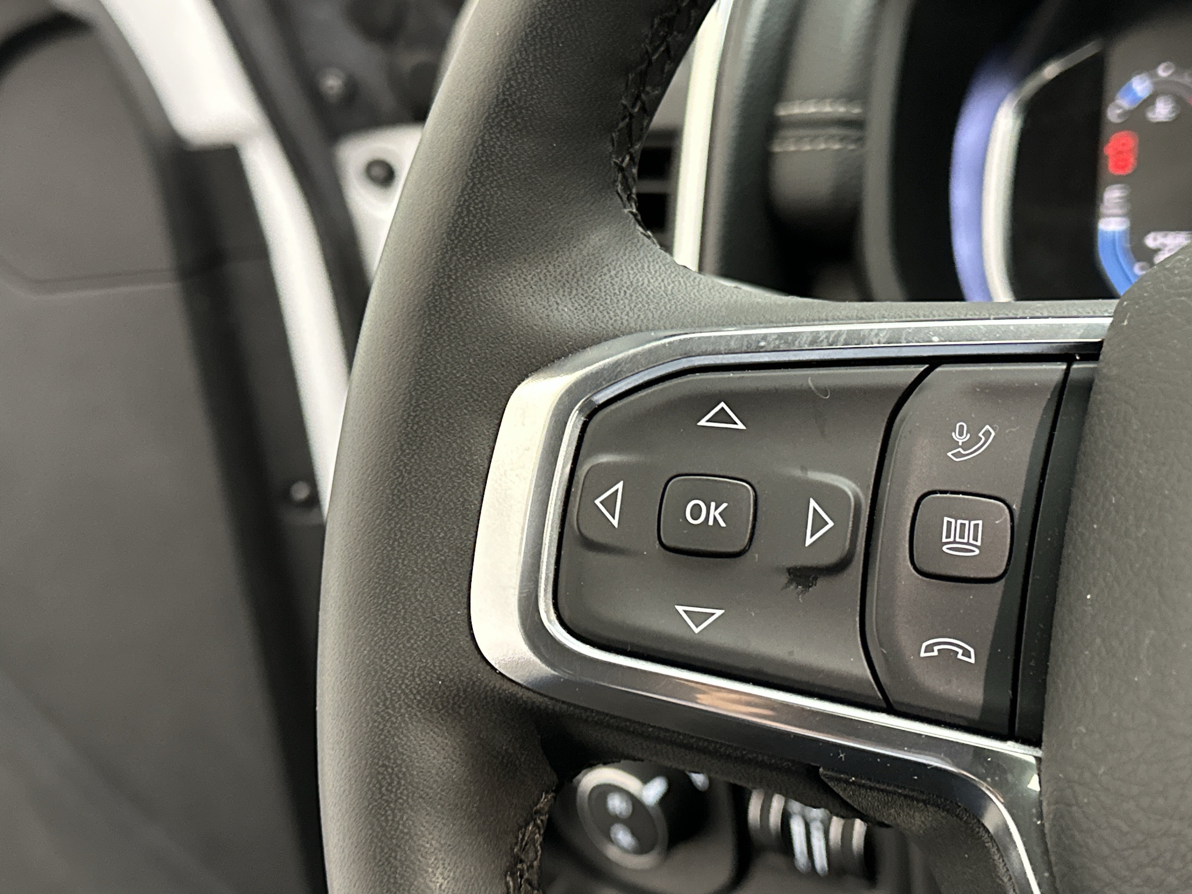 Used 2025 RAM 2500 Laramie AWD/4WD image 31