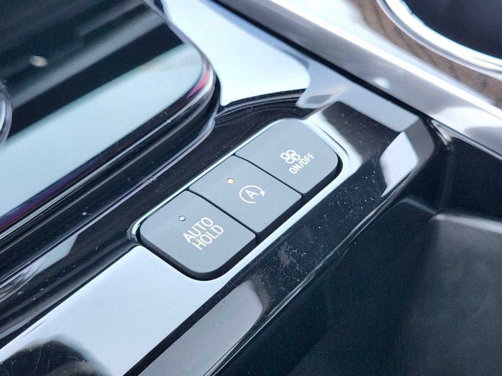 Certified 2026 Cadillac Escalade Platinum Sport w/ LPO, ONYX Package AWD/4WD image 26