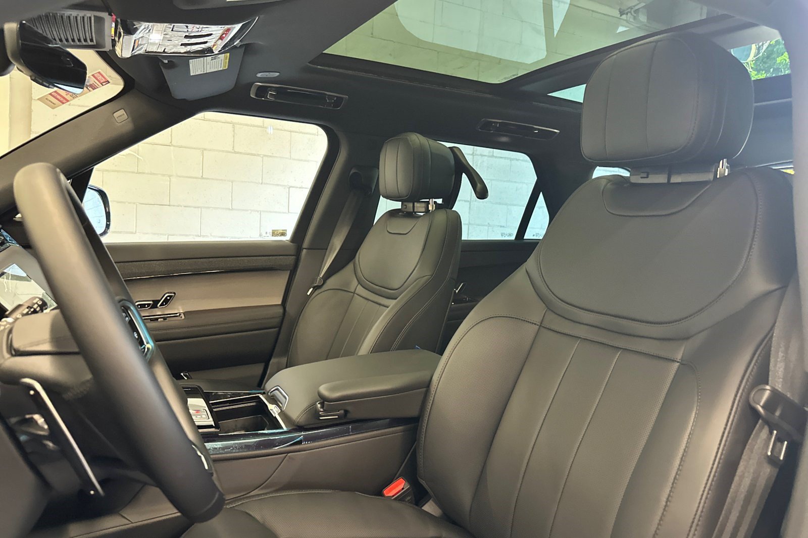New 2026 Land Rover Range Rover Sport SE AWD/4WD image 21