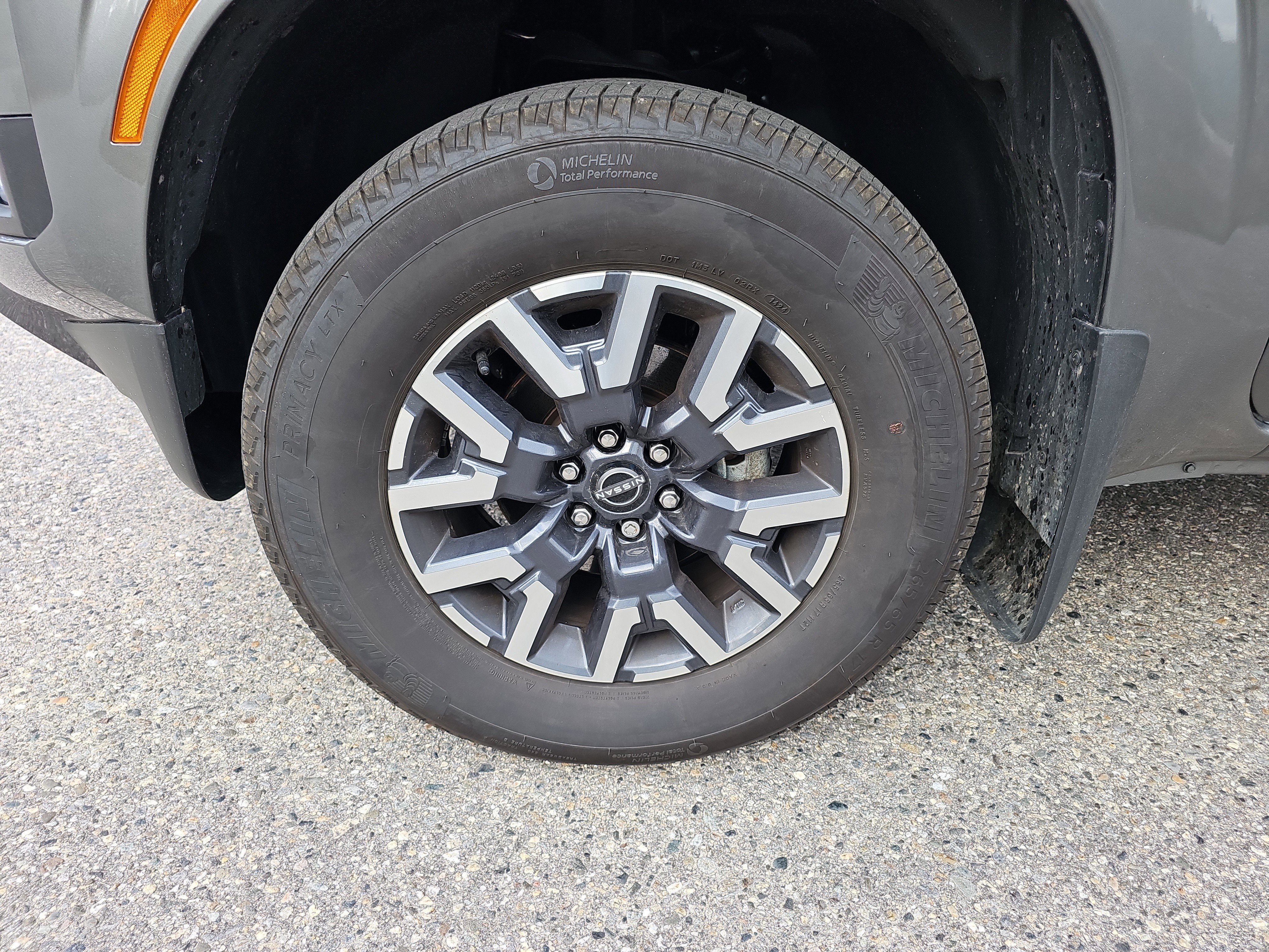 Certified 2025 Nissan Frontier SL image 12