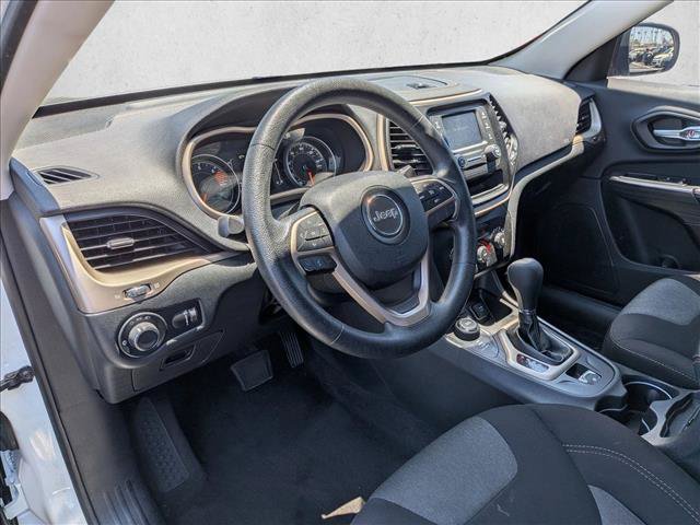 Used 2016 Jeep Cherokee Sport AWD/4WD image 10