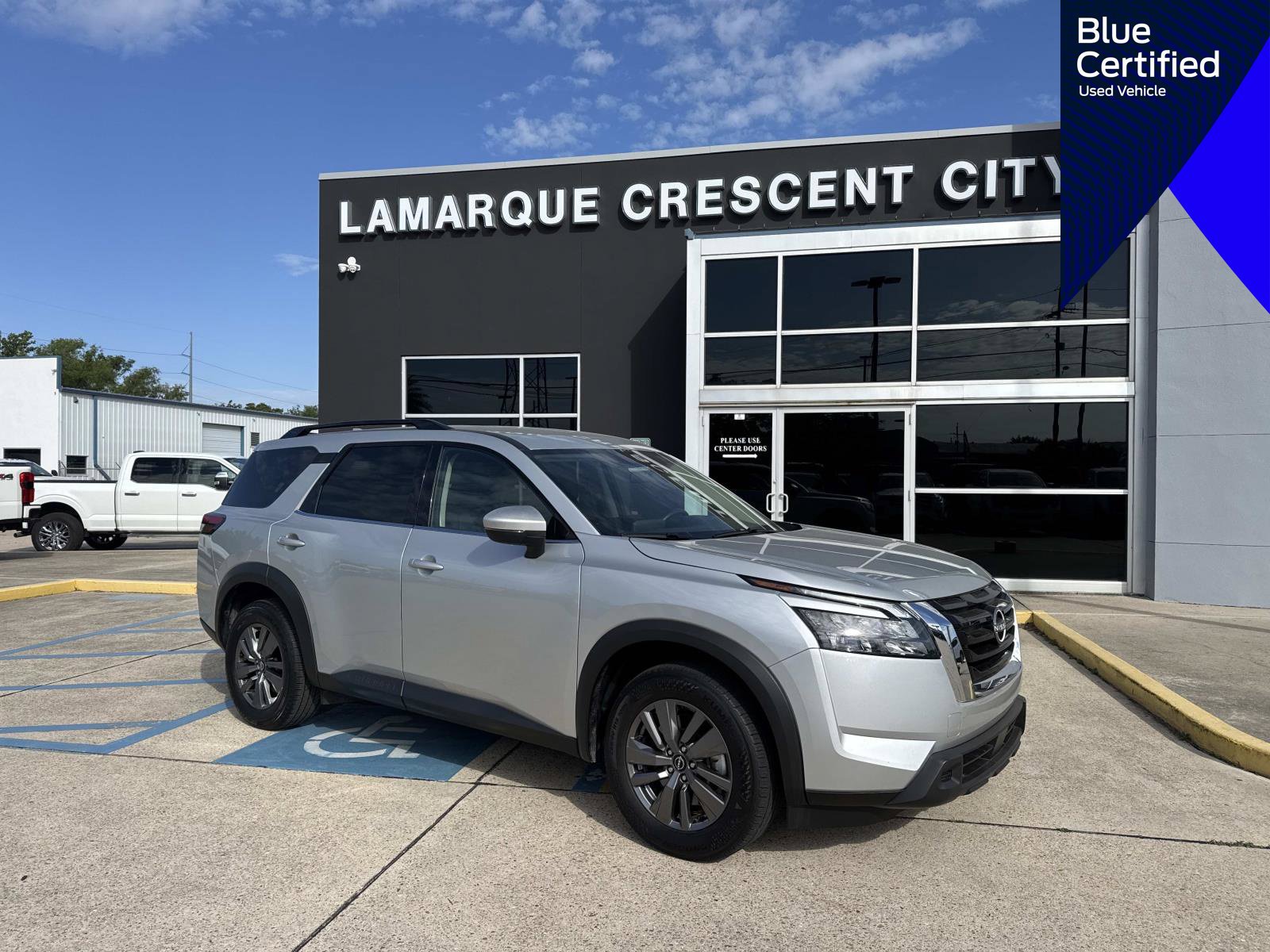 Used 2025 Nissan Pathfinder SV