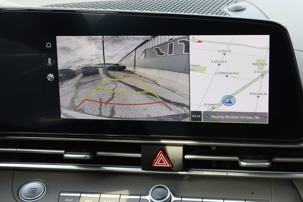 Used 2024 Hyundai Elantra SEL FWD image 12