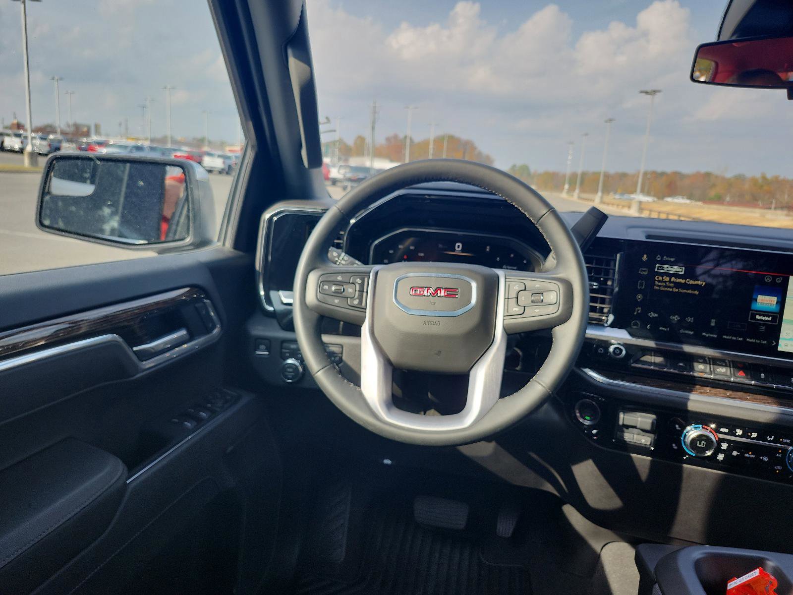 New 2026 GMC Sierra 1500 SLE image 10