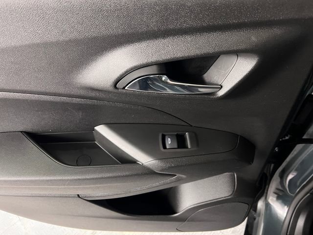 Used 2025 Chevrolet Trax LT image 30