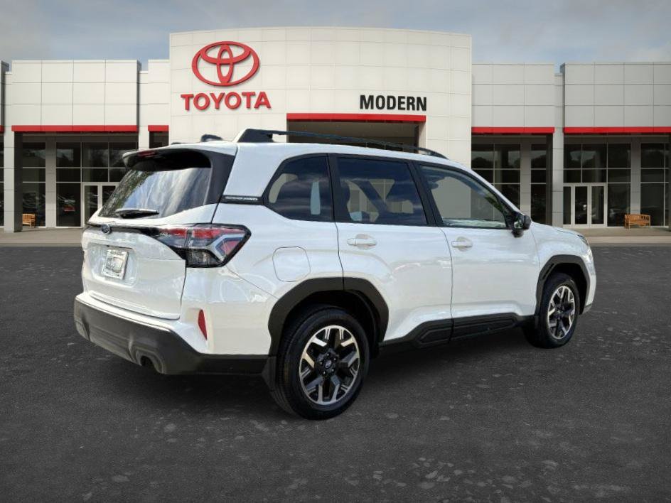 Used 2025 Subaru Forester Premium w/ Convenience Package #1 AWD/4WD image 5