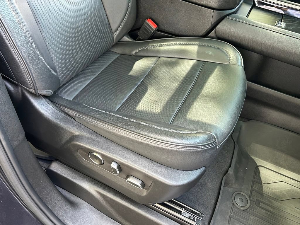 Used 2024 GMC Yukon Denali RWD image 43