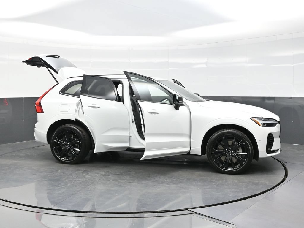 New 2026 Volvo XC60 T8 Ultra w/ Climate Package PRO AWD/4WD image 44