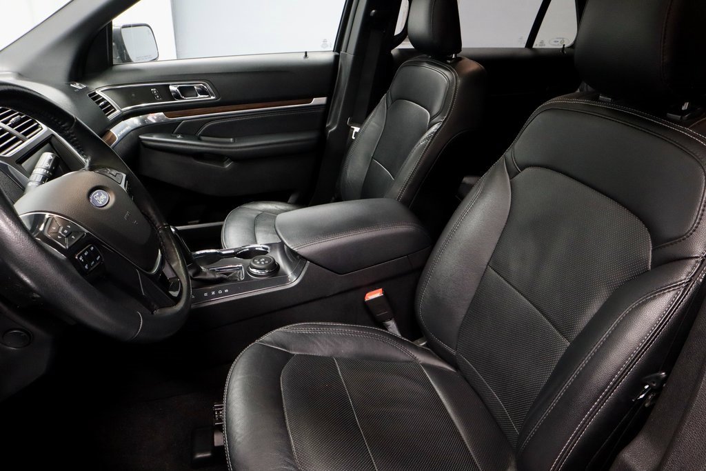 Certified 2019 Ford Explorer Limited w/ Class III Trailer Tow Package image 26