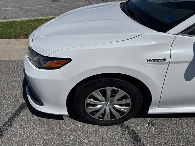 Used 2021 Toyota Camry LE FWD image 3