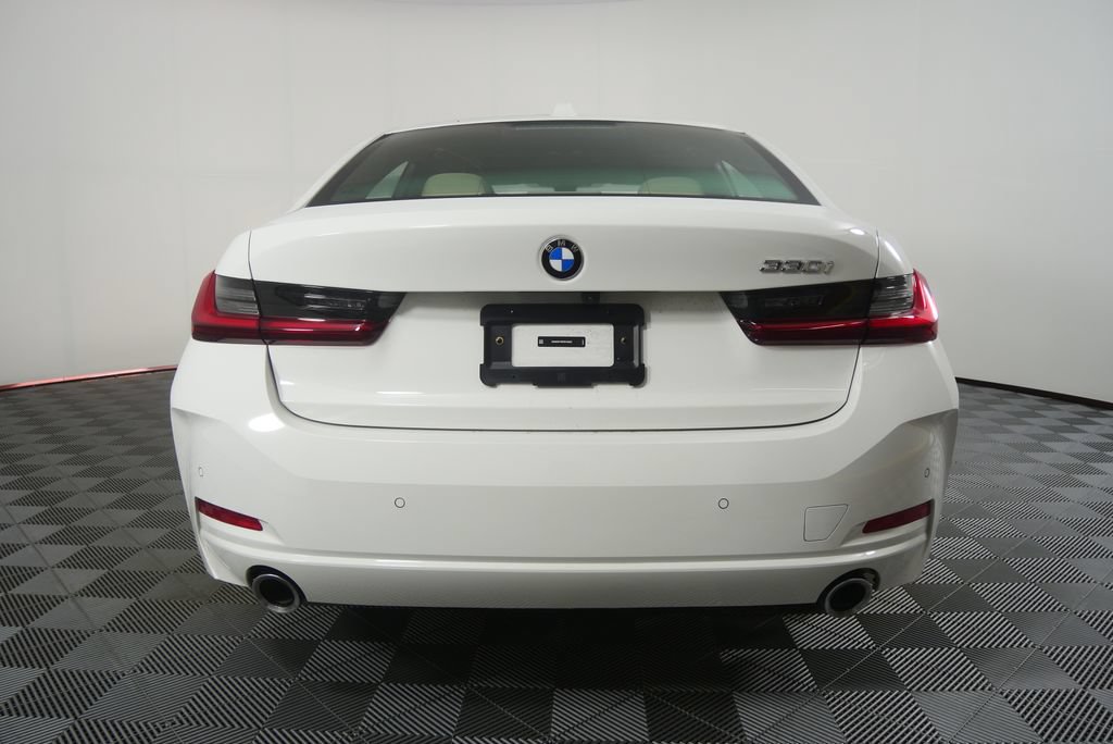 Certified 2023 BMW 330i Sedan w/ Parking Assistance Package RWD image 4