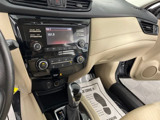 Used 2017 Nissan Rogue S FWD image 25