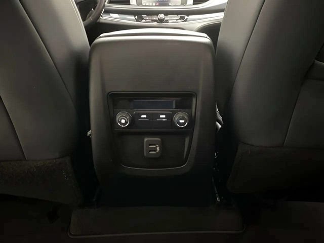 Used 2020 Buick Enclave Essence FWD image 35