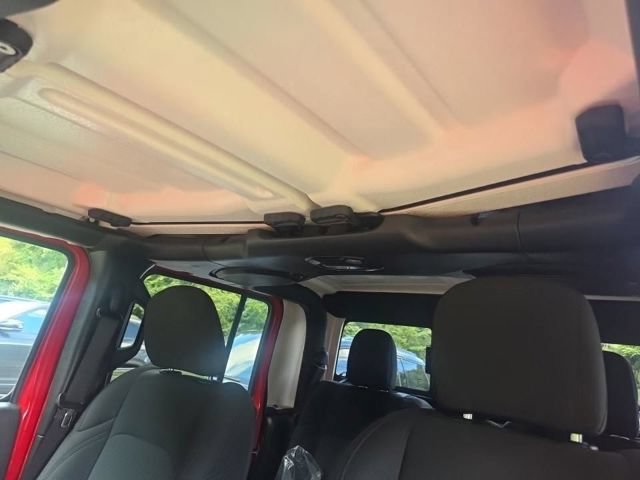 Used 2022 Jeep Gladiator Sport AWD/4WD image 9