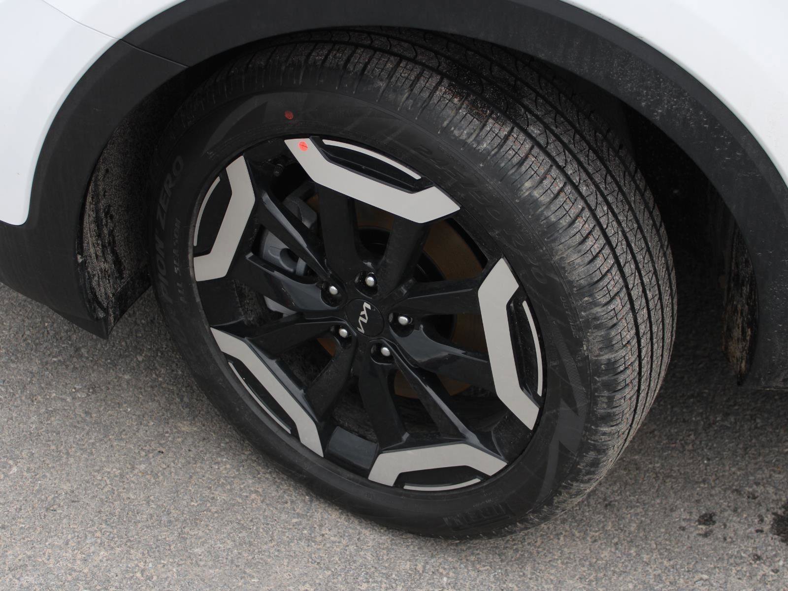 New 2025 Kia Telluride S image 8