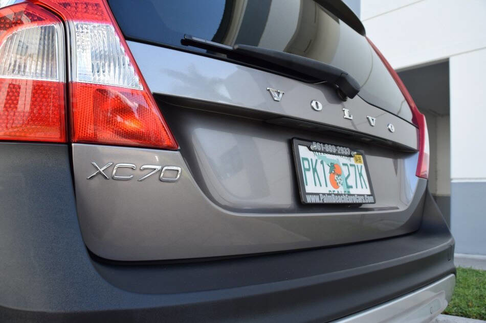 Used 2011 Volvo XC70 3.2 w/ Premium Pkg image 23