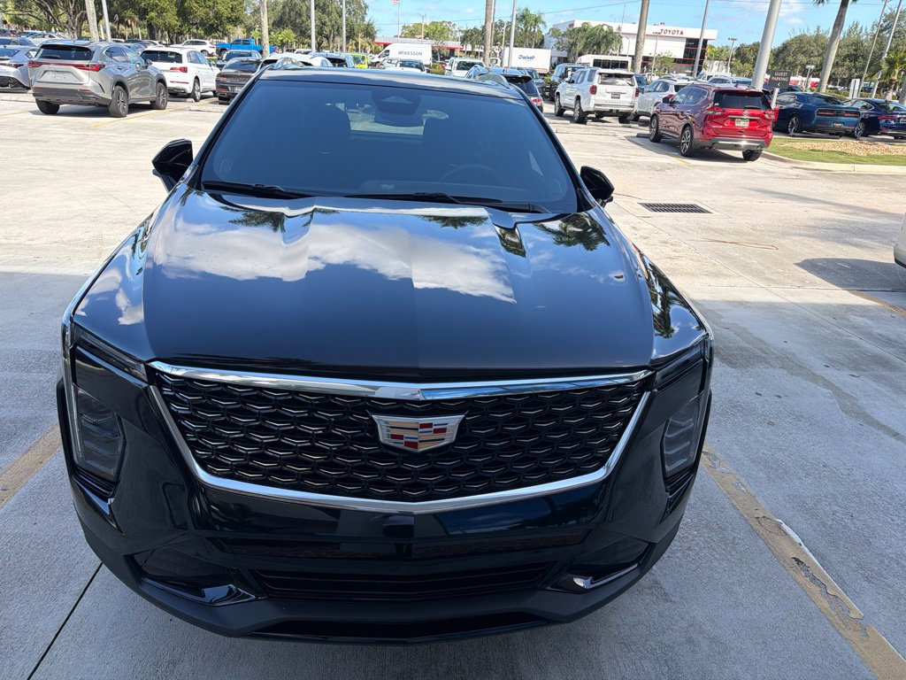 Used 2024 Cadillac XT4 Premium Luxury FWD image 7