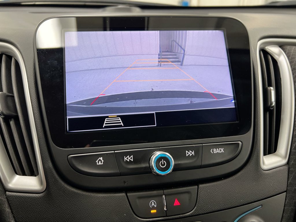 Used 2022 Chevrolet Malibu LS FWD image 15