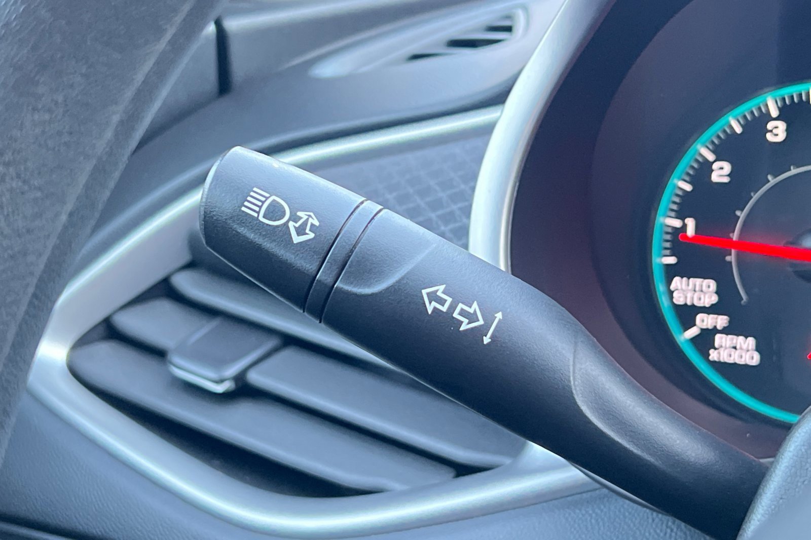 Used 2022 Chevrolet Malibu LT image 32