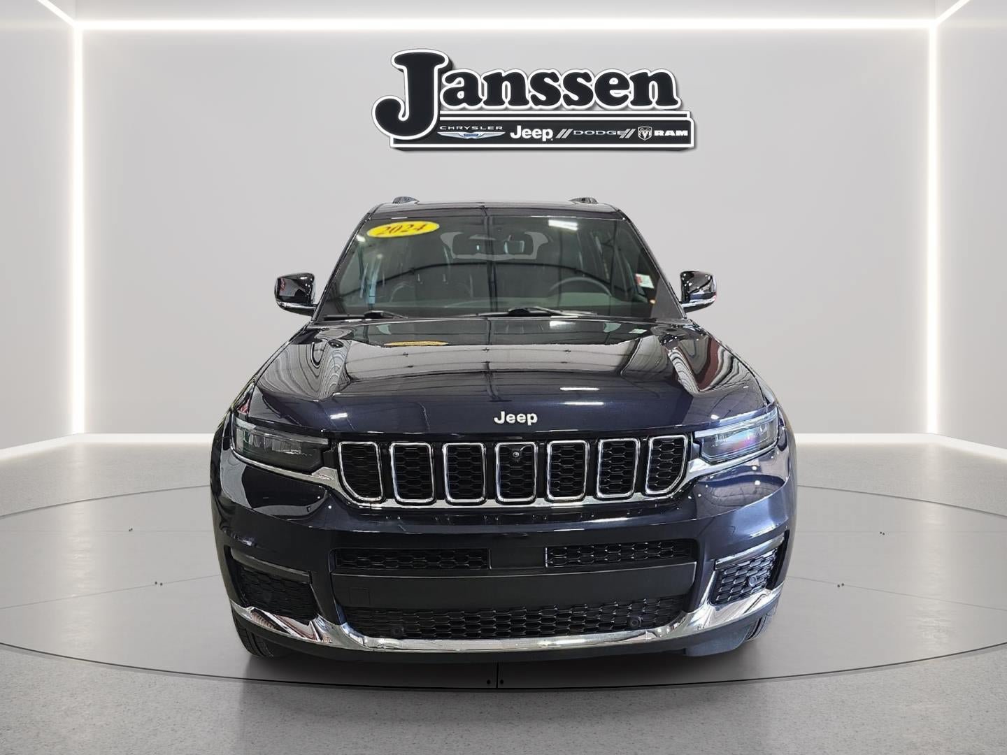 Used 2024 Jeep Grand Cherokee L Limited w/ Luxury Tech Group II AWD/4WD image 7