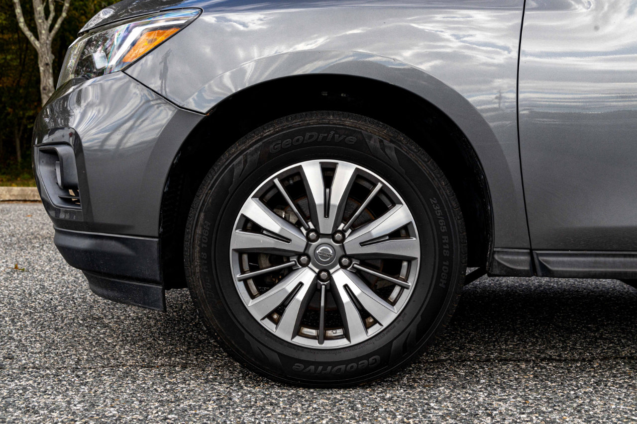 Used 2020 Nissan Pathfinder SL image 10