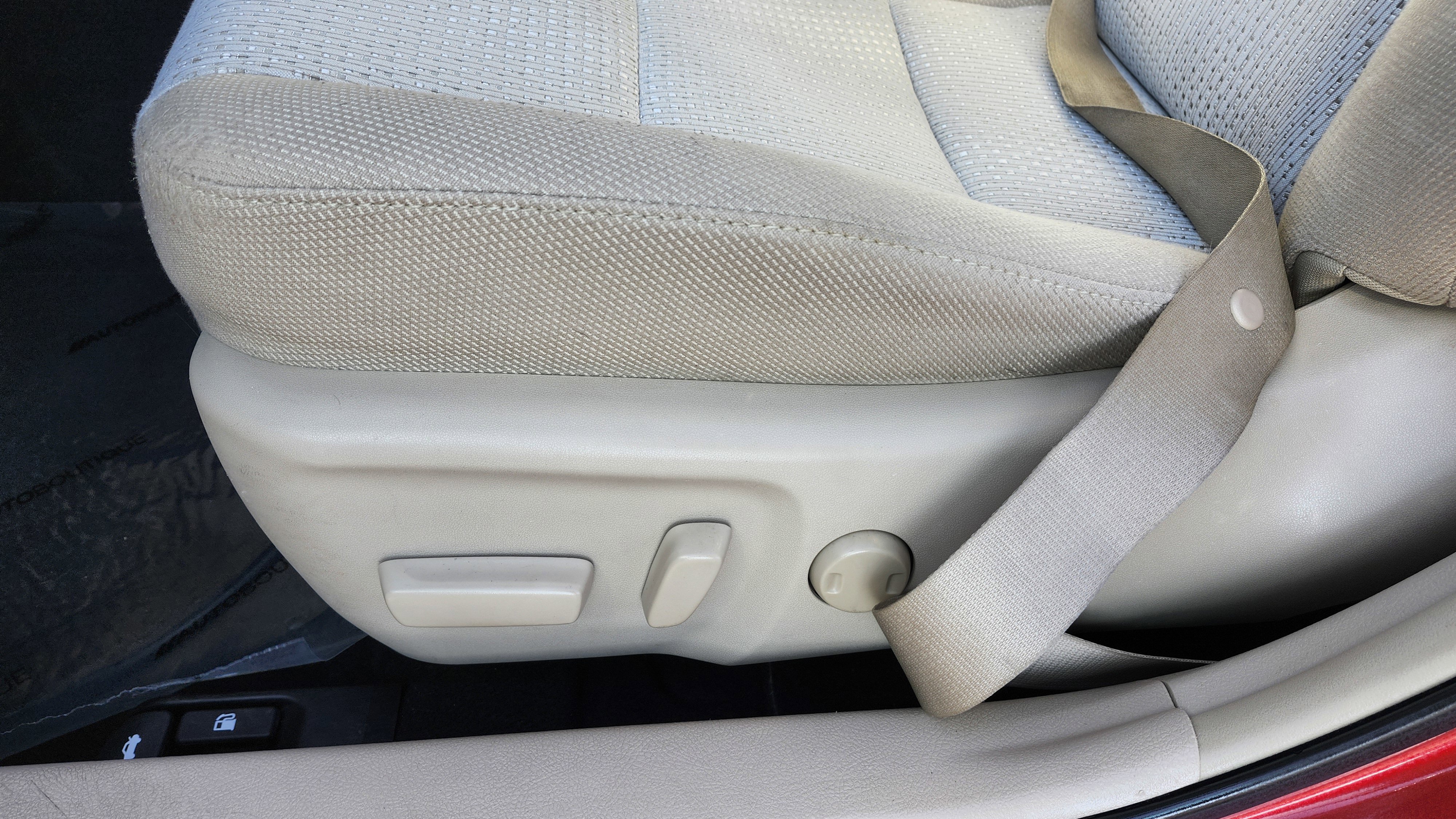 Used 2012 Toyota Camry LE image 22