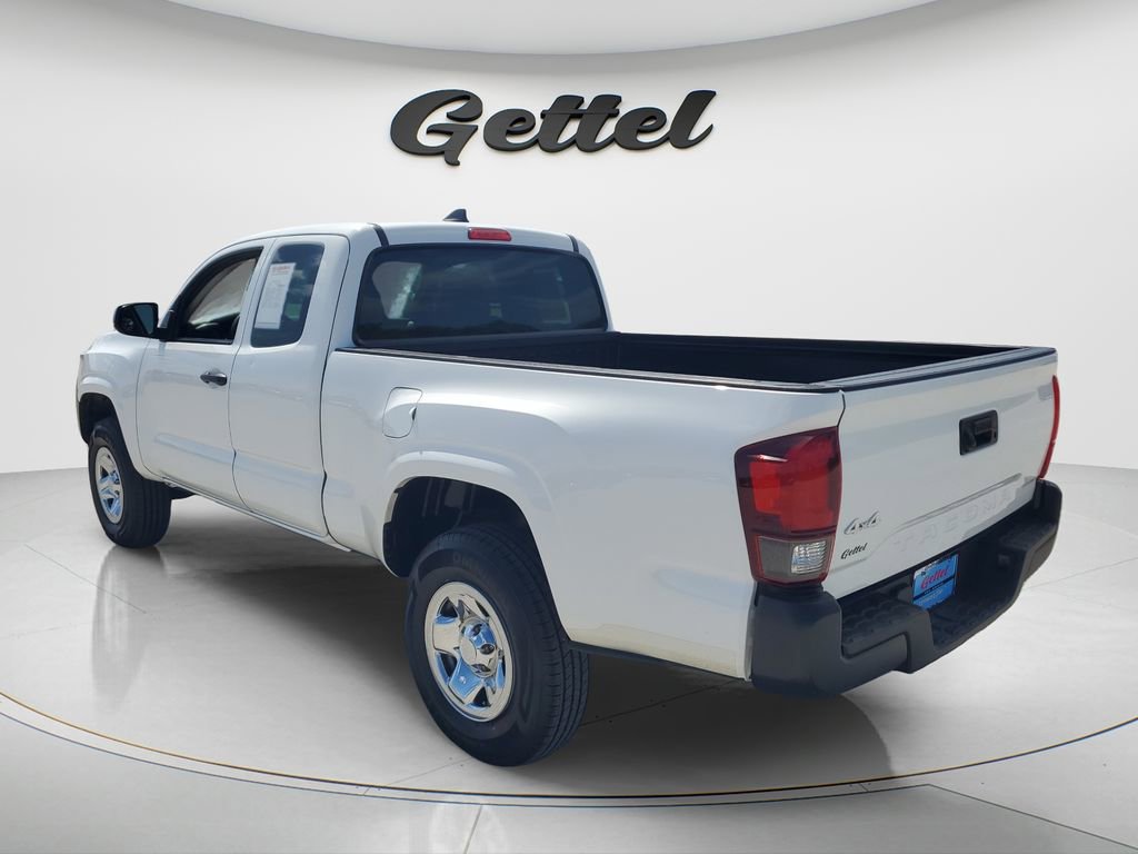 Used 2018 Toyota Tacoma SR image 7