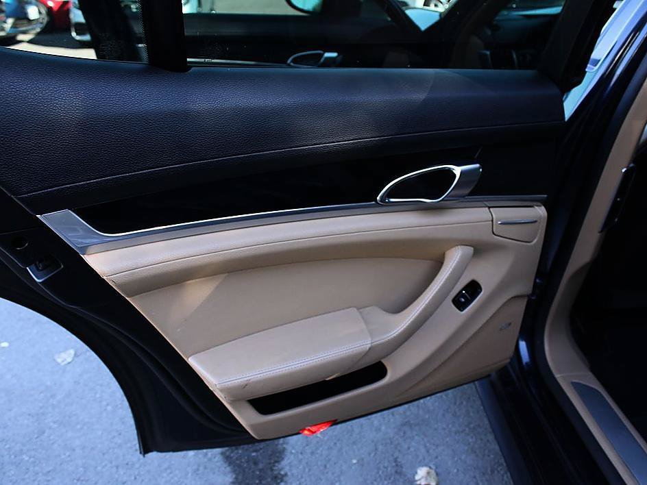 Used 2016 Porsche Panamera Edition RWD image 18