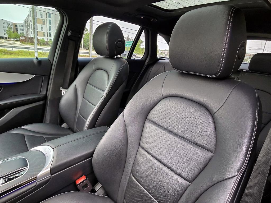 Used 2022 Mercedes-Benz GLC 300 4MATIC w/ Premium Package Lite image 20