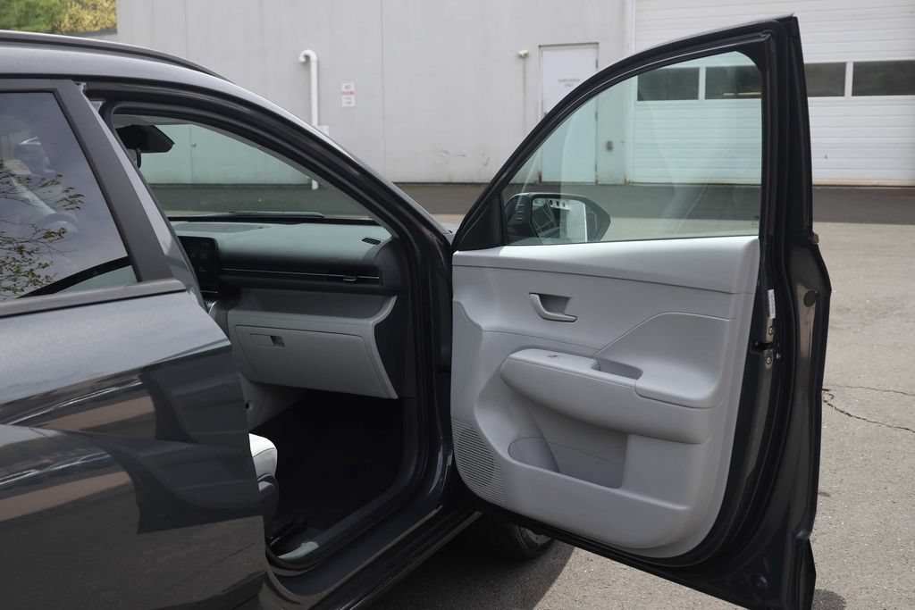 Used 2024 Hyundai Kona SEL AWD/4WD image 16