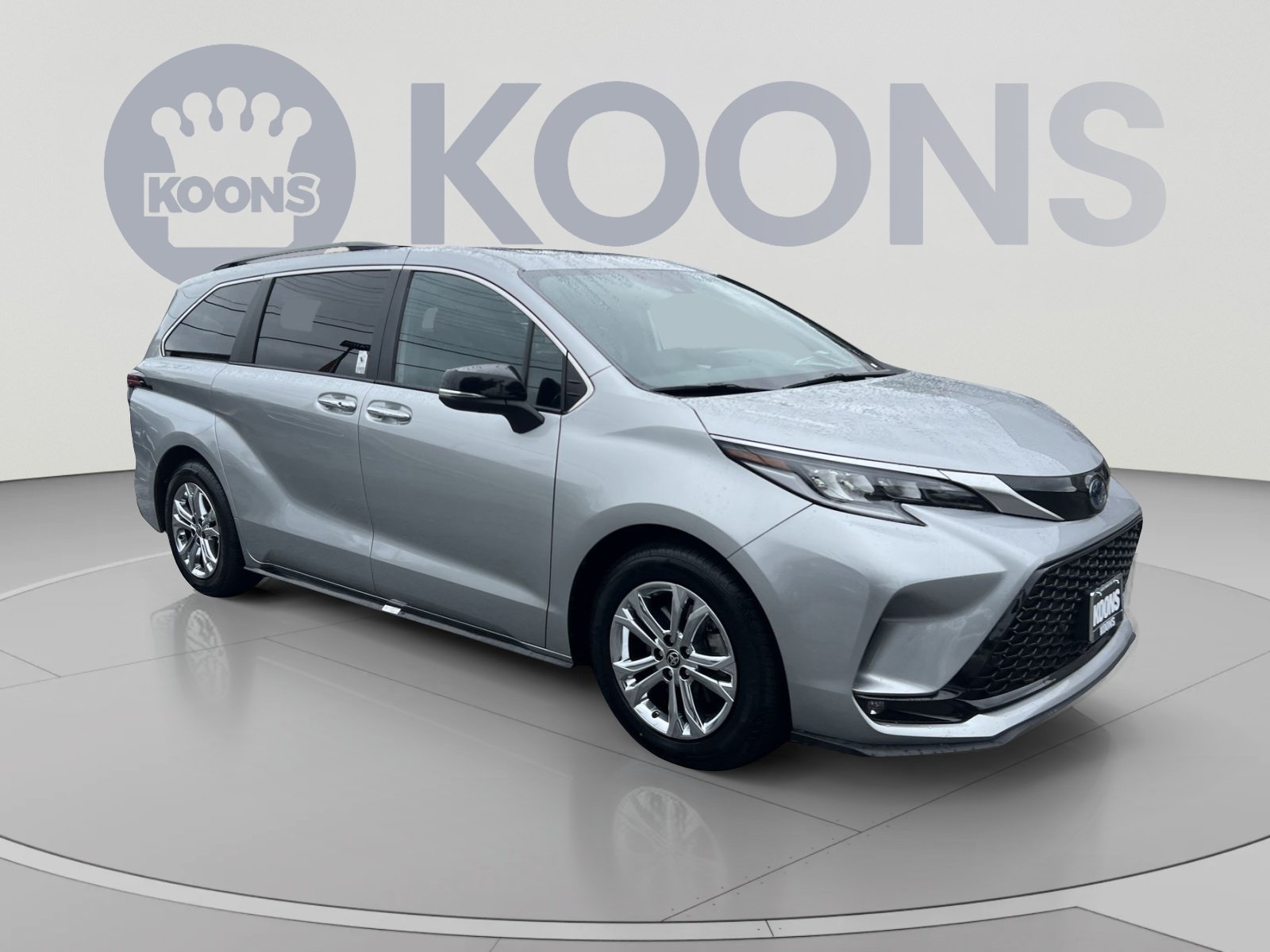 Used 2023 Toyota Sienna XSE AWD/4WD image 10