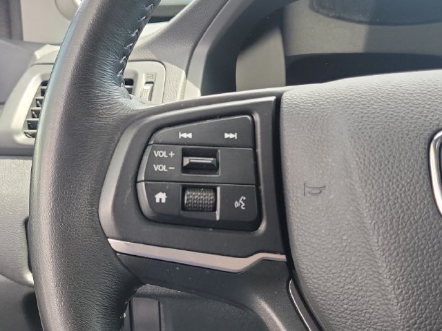 Used 2025 Honda Ridgeline Sport image 19