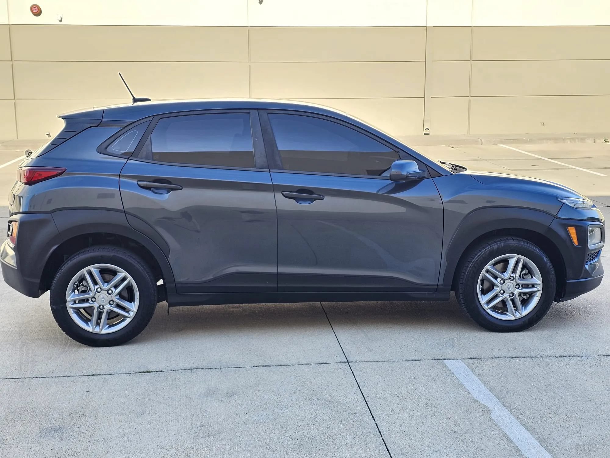 Used 2019 Hyundai Kona SE AWD/4WD image 4